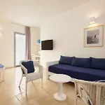 Meditur Puglia מלון 4*