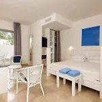 מלון Meditur Puglia ספקיולה